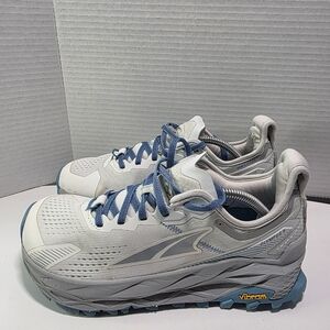 WOMEN'S ALTRA OLYMPUS 5 WHITE/BLUE COMFORTABLE ROBUST TRAINING SNEAKERS SIZE 7.5